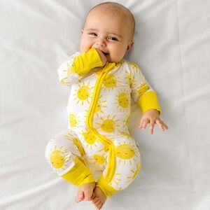 Little Sleepies sunshine zippie
Good condition
